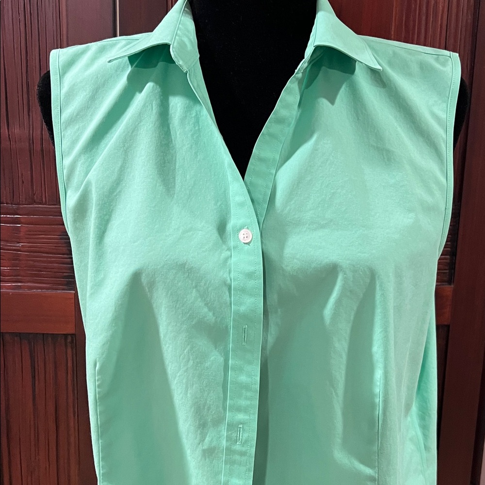 Talbots non iron sleeveless button blouse - Picture 2 of 5